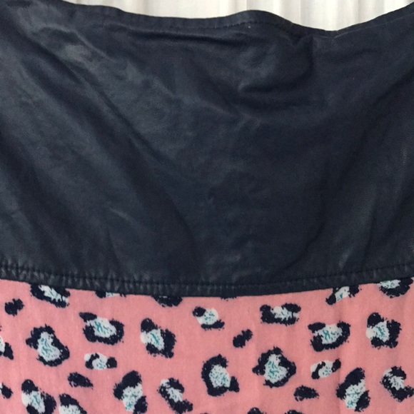 WD-NY unusual asymmetrical long top - Picture 5 of 5